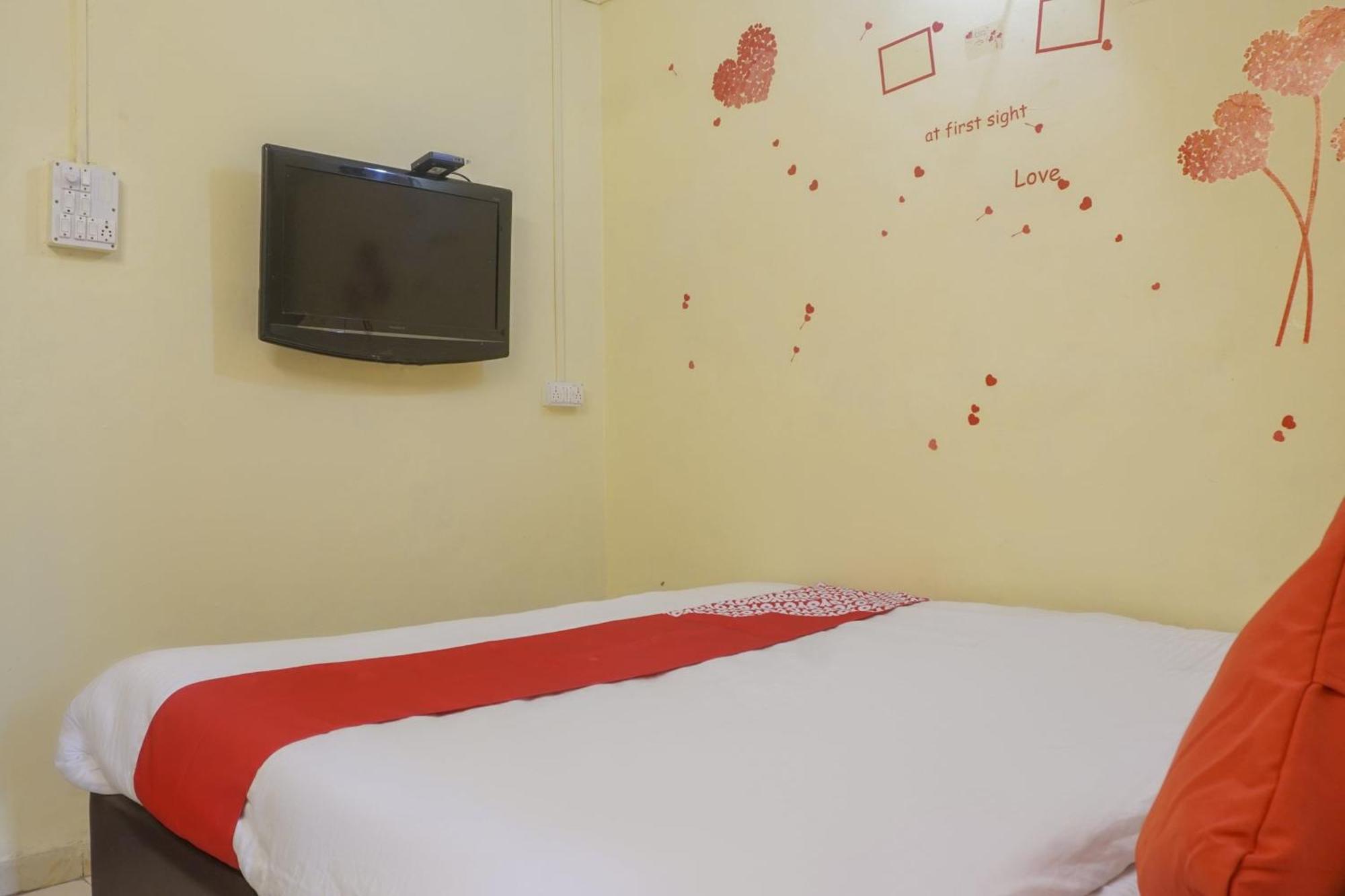 Hotel O R K Hotel Pimpri-Chinchwad Exterior photo
